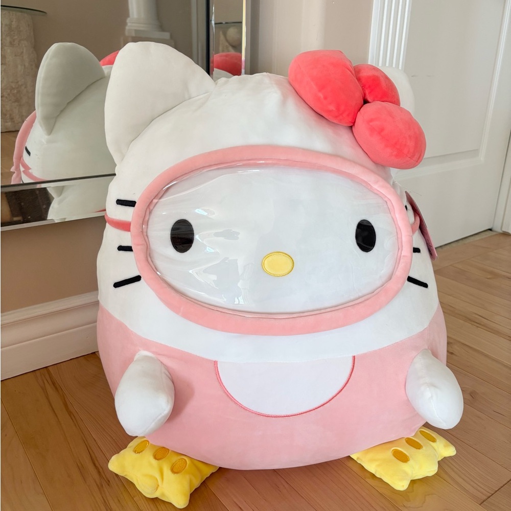 Jumbo hello kitty squishmallow- BNWT